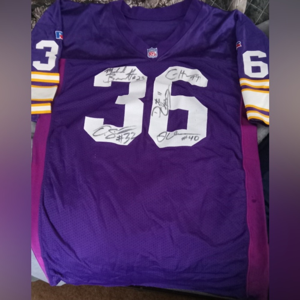 practice jersey auto graphed by 5 viking